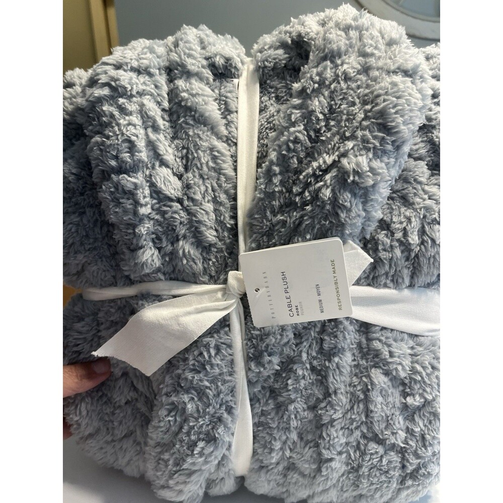 Pottery Barn Gray Cable Plush Robe Sz M - 24x44” - Picture 4 of 9